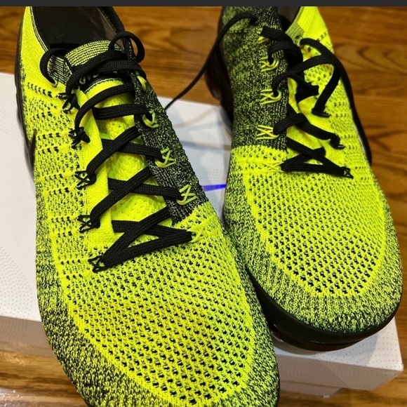 COPY - Nike air vapormax flyknit 2 -Volt & black. size 11 main image 8